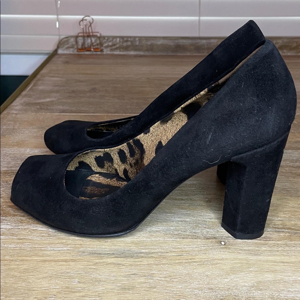 Dolce & Gabbana Black Peep Toe Heels - Picture 4 of 6